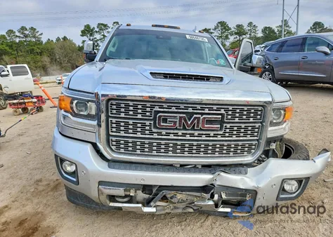2019 GMC Sierra K2500 Denali z USA, uszkodzony, nr VIN 1GT12SEY3KF279842
